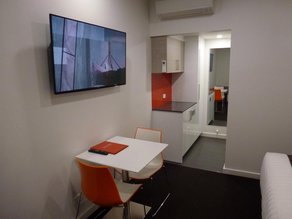 Tower Motor Inn Маунт Гамбиър Стая снимка