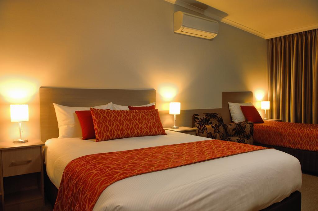 Tower Motor Inn Маунт Гамбиър Стая снимка